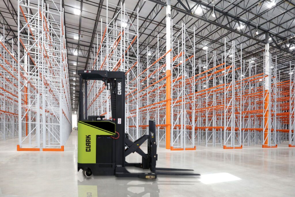 Reach Truck - Apex Companies