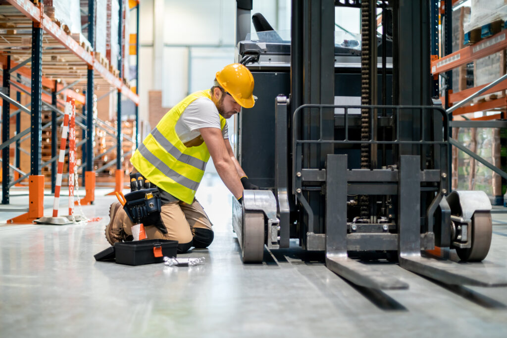 Forklift Maintenance - Apex Companies
