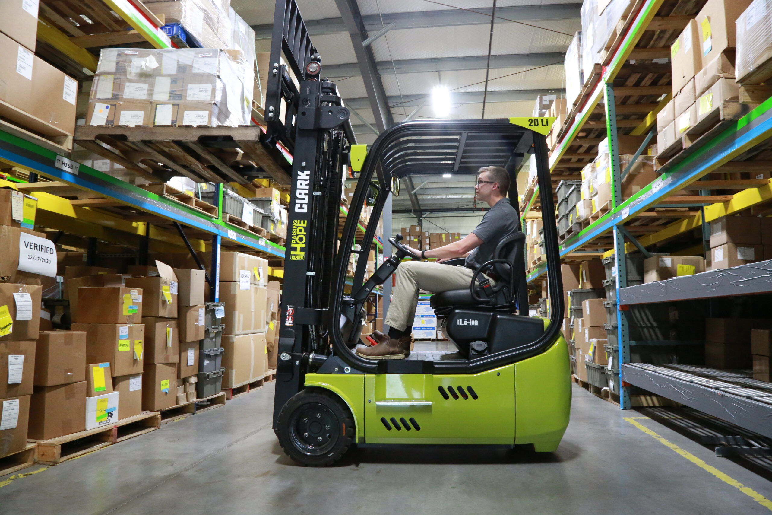 Electric forklifts | Apex Companies