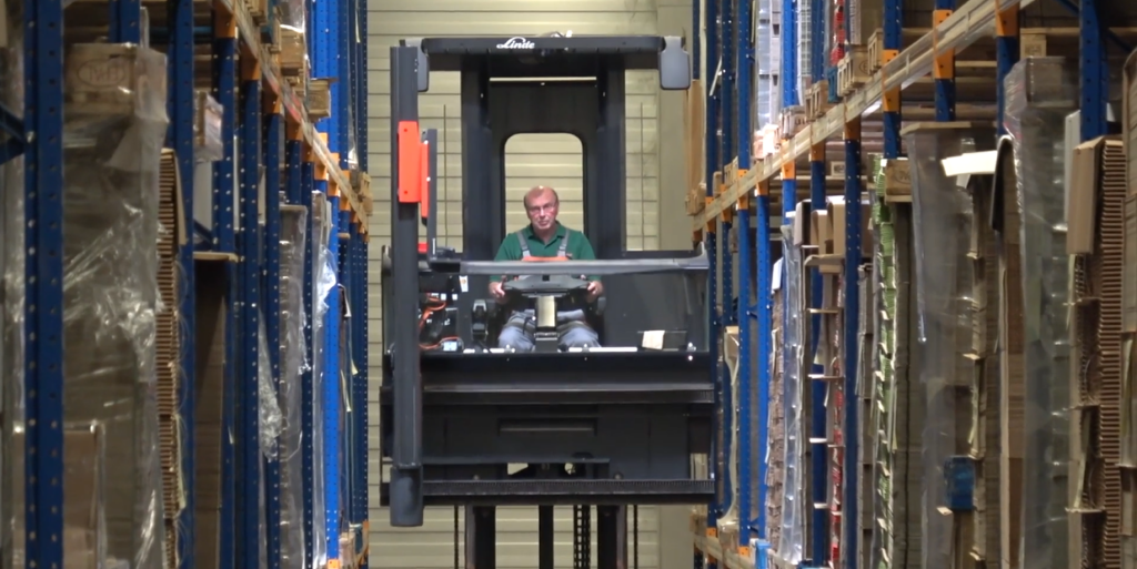 Forklift operator tips for tall racking | Apex Companies