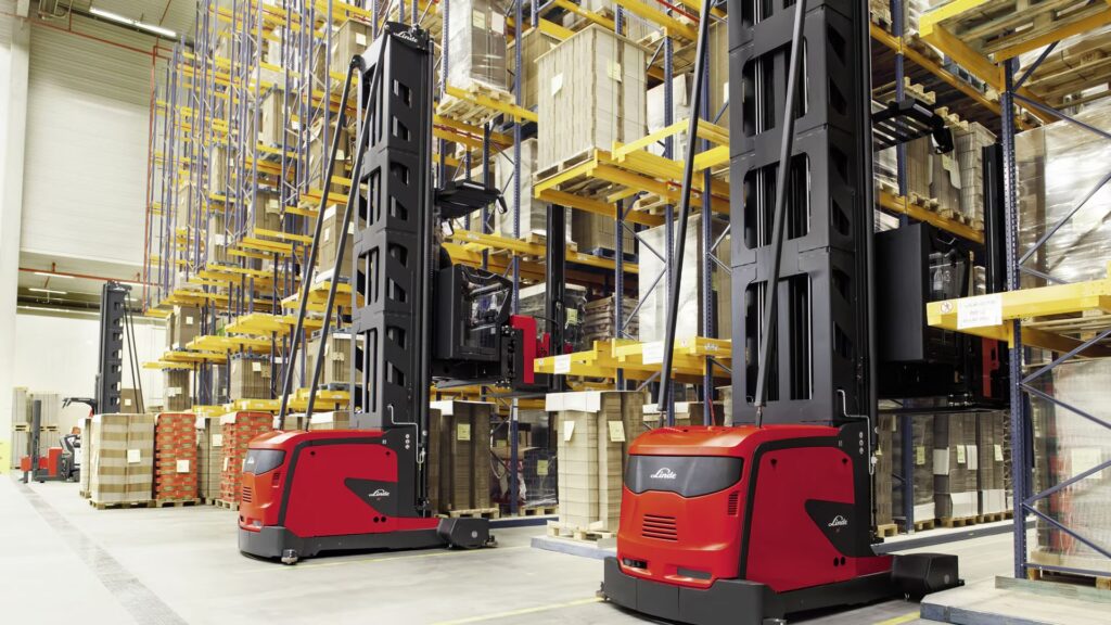 Forklift operator tips for tall racking | Apex Companies