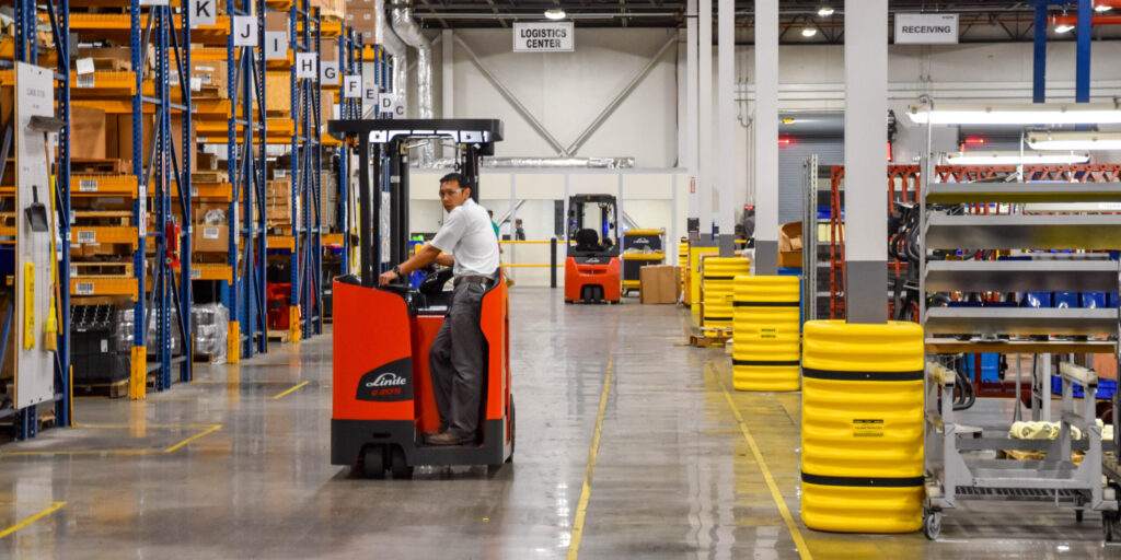 Electric Forklift Rentals | Apex Companies