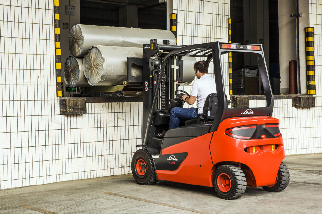 Linde E25 In Action